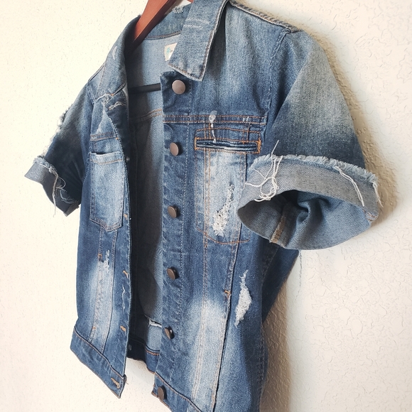 LOVE FIRE Short Sleeve Cropped Jean Jacket - Picture 5 of 10